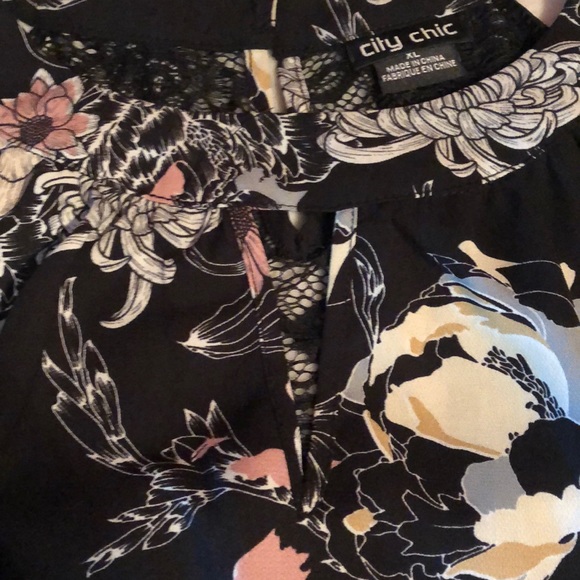 Floral Top - Picture 2 of 4